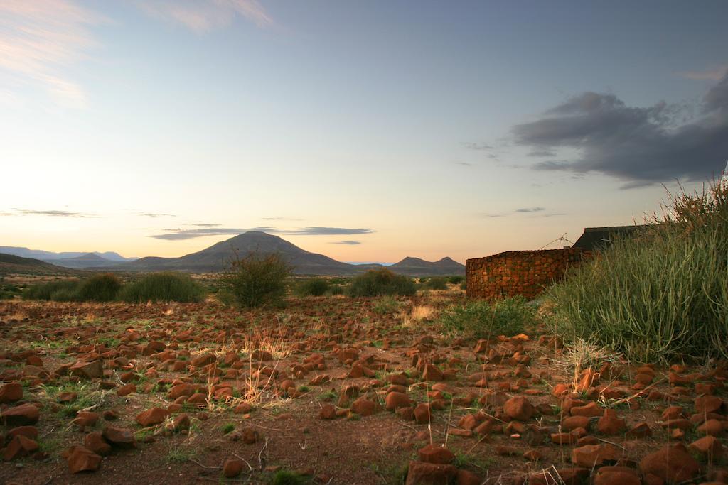 Etendeka Mountain Camp Damaraland Exterior photo