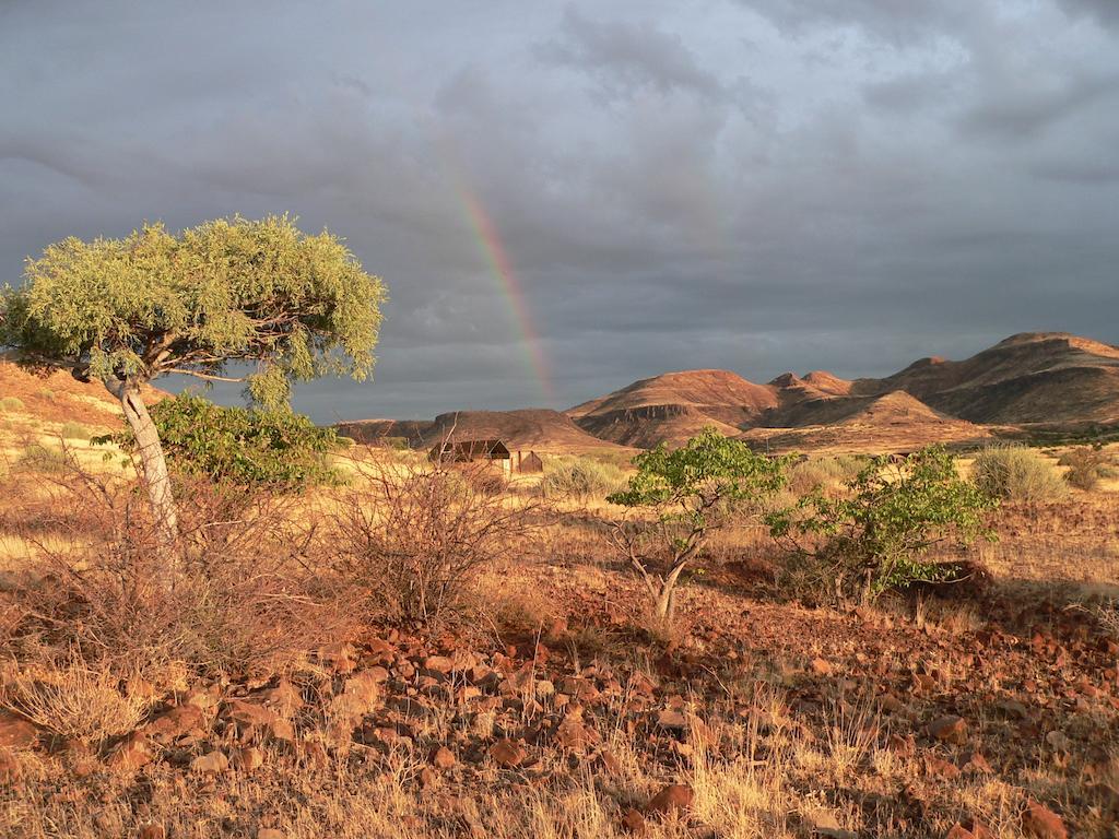 Etendeka Mountain Camp Damaraland Exterior photo
