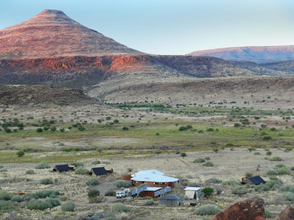 Etendeka Mountain Camp Damaraland Exterior photo